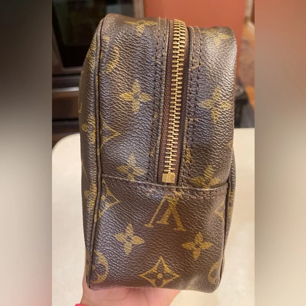 LOUIS VUITTON Monogram Trousse Toilette 28, Box, Dust, & Gift Bags, LV Card, EUC